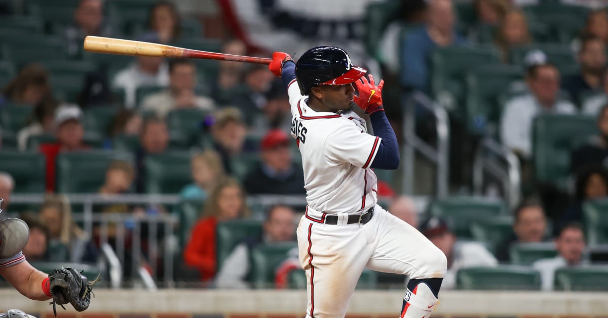 WATCH: Ozzie Albies LAUNCHES a ball to give the Braves the lead in