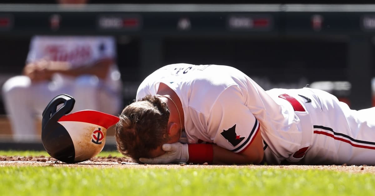 Twins reinstate Farmer 4 weeks after hit by pitch in face, demote