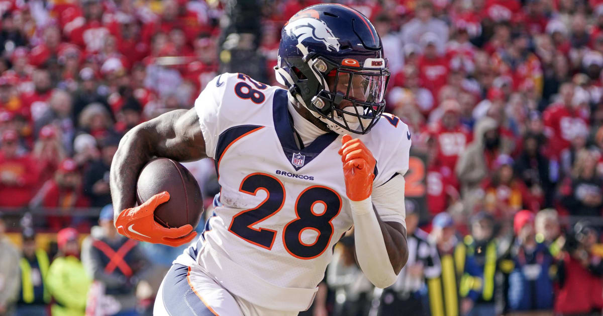 Broncos place Javonte Williams on IR, sign Latavius Murray - CBS