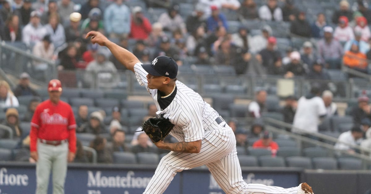 Yankees place Loaisiga on IL with elbow inflammation