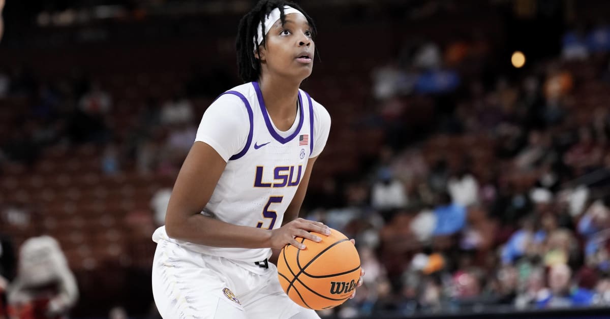 LSU Women’s Basketball Player Sa’Myah Smith Faints During White House