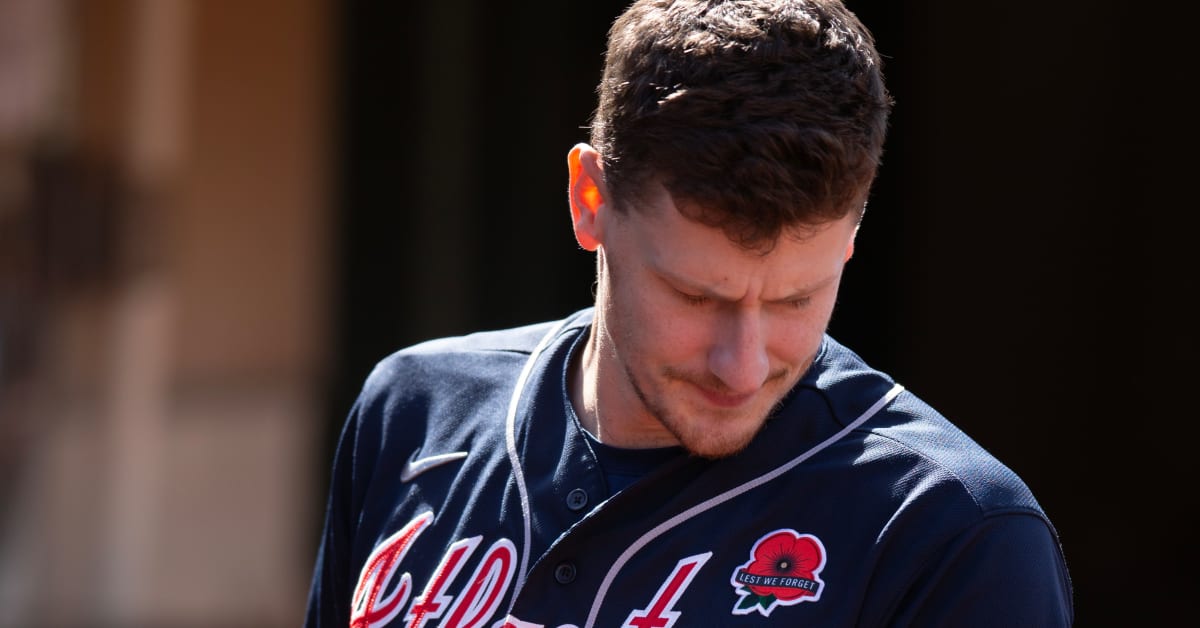 WATCH: Sean Murphy rips a line drive over the left field fence