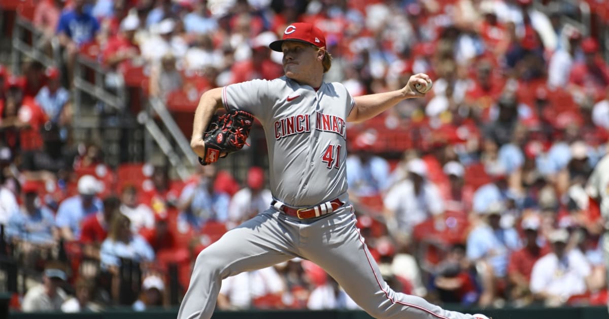 Abbott has scoreless outing, Stephenson leads Reds to win