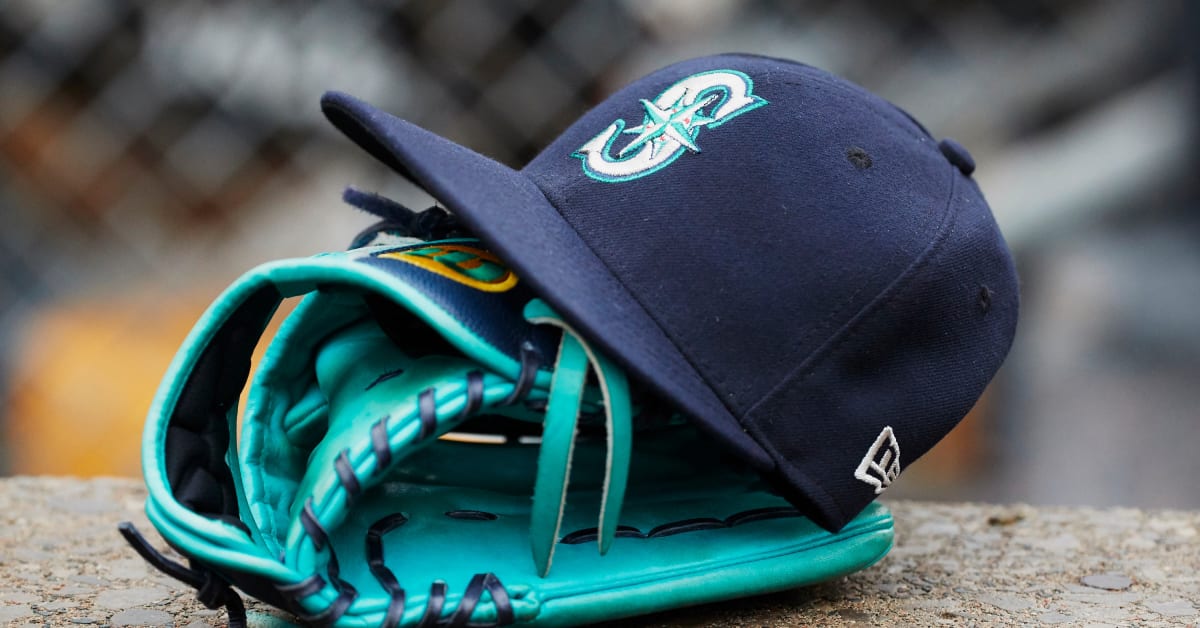 Mariners' Jarred Kelenic Fractured His Foot After Kicking Water