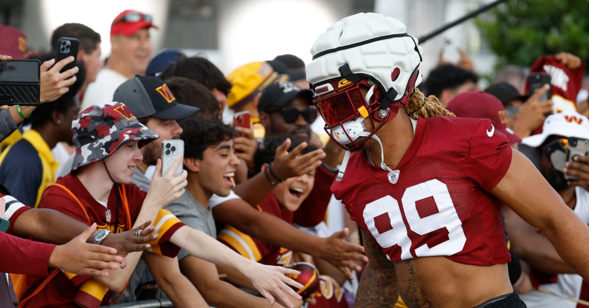 Fans return to Washington Commanders camp to celebrate the team's