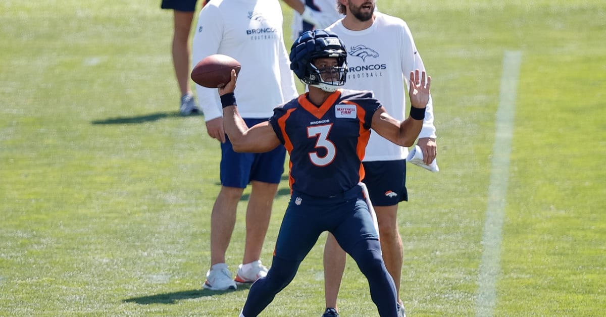 Denver Broncos Training Camp  Day 6: Putting Russell Wilson's Practice in  Perspective - Sports Illustrated Mile High Huddle: Denver Broncos News,  Analysis and More