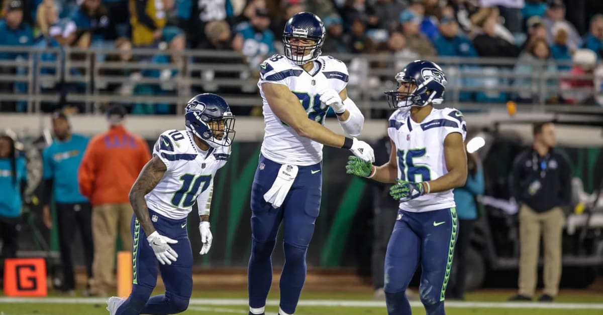 Seattle Seahawks Ex Jimmy Graham Signs with New Orleans Saints, Reveals  Retirement Plan - Sports Illustrated Seattle Seahawks News, Analysis and  More