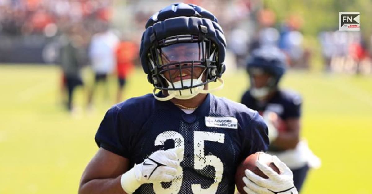 Chicago Bears fullback Khari Blasingame (35) walks off the field after an  NFL football game against the Houston Texans, Sunday, Sept. 25, 2022, in  Chicago. (AP Photo/Kamil Krzaczynski Stock Photo - Alamy