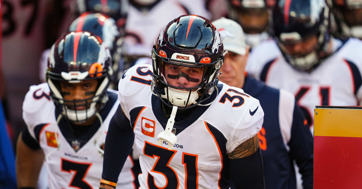 Denver Broncos' Retro Helmets & Uniforms Returning to Mile High City in 2022  - Sports Illustrated Mile High Huddle: Denver Broncos News, Analysis and  More