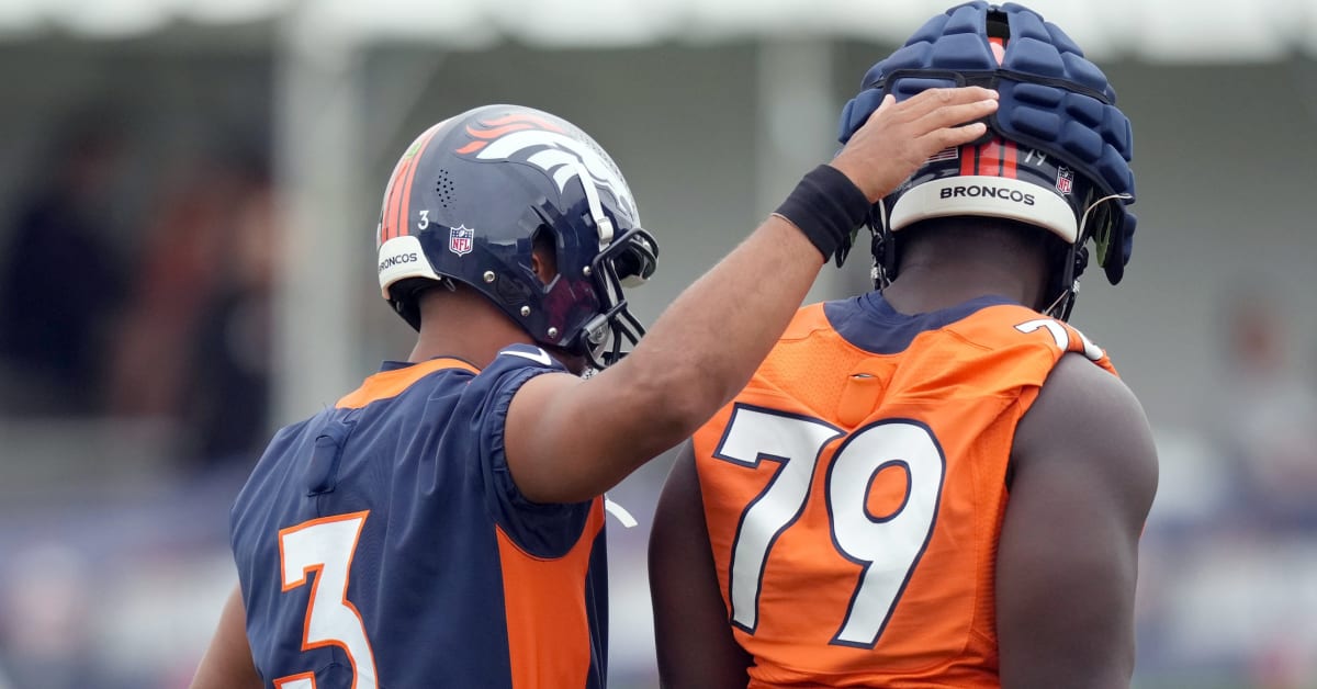 Denver Broncos Training Camp  Day 12: A Clear Leader in the Center  Competition Emerges - Sports Illustrated Mile High Huddle: Denver Broncos  News, Analysis and More