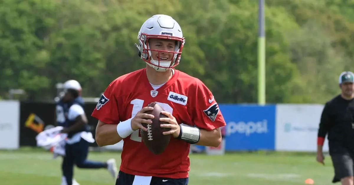 Patriots bench Mac Jones for Bailey Zappe vs. Bears; rookie QB struggles  after hot start in 'MNF' loss 