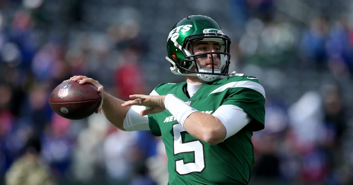 Mike White Shines In Place of Zach Wilson, Gives New York Jets QB  Controversy