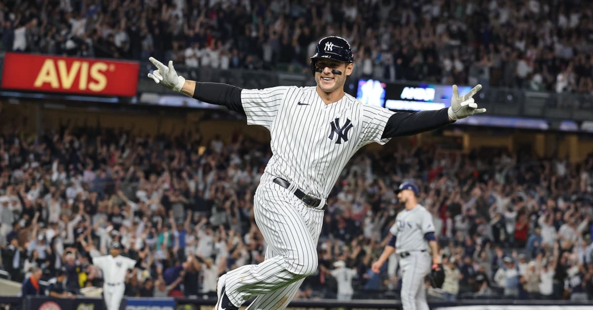 Anthony Rizzo Re-Signs With Yankees - Sports Illustrated