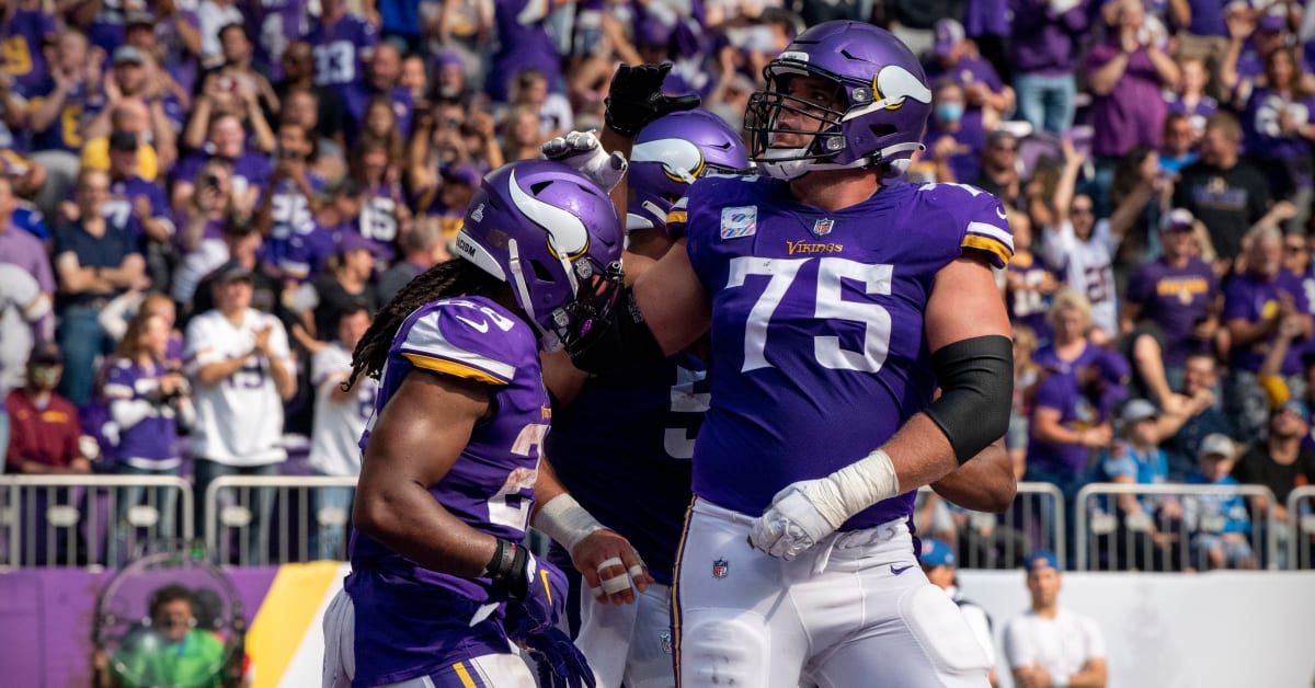 Minnesota Vikings offensive tackle Brian O'Neill (75) blocks