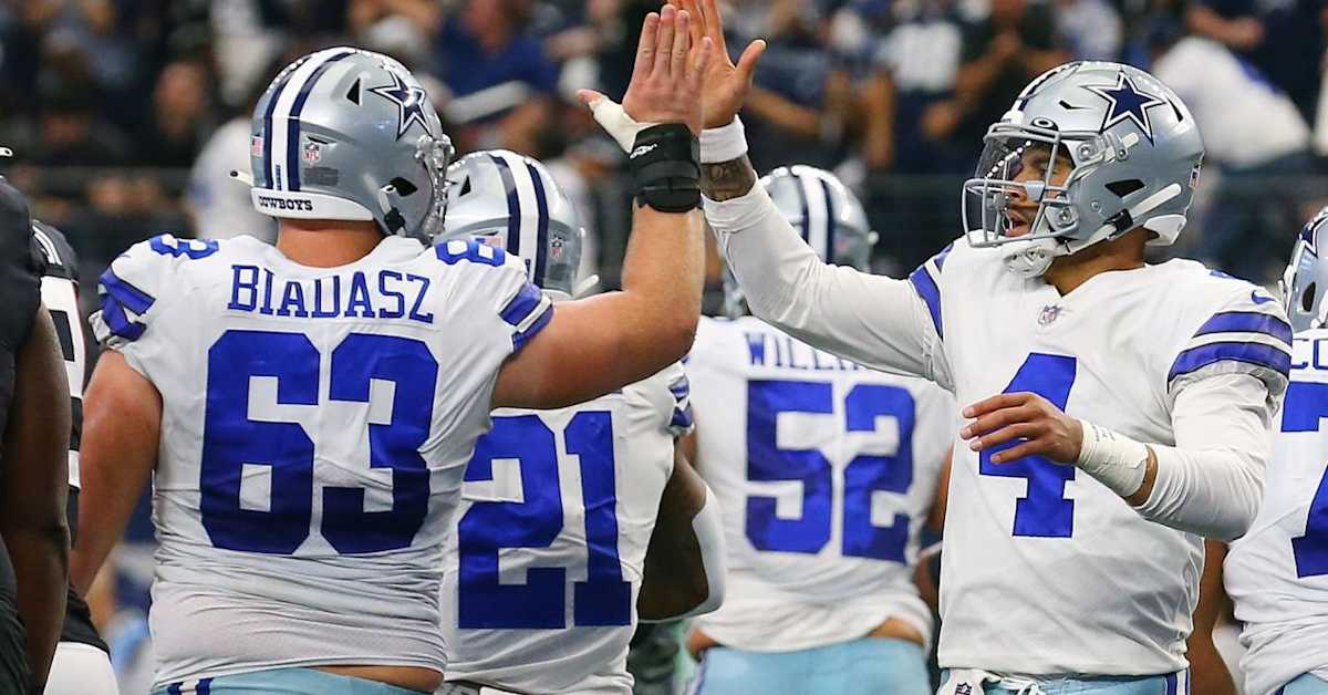 New York Giants defensive tackle Dexter Lawrence (97) is seen before an NFL  football game against the Dallas Cowboys, Thursday, Nov. 24, 2022, in  Arlington, Texas. Dallas won 28-20. (AP Photo/Brandon Wade