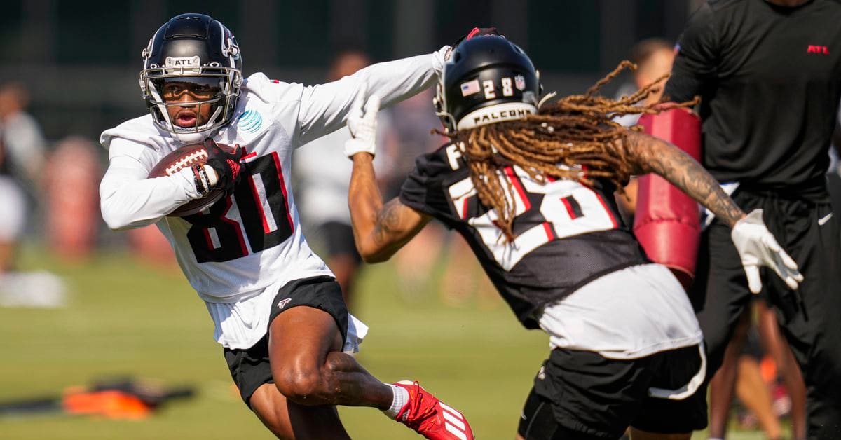 Deion Jones: 'getting back into the groove' at AT&T Training Camp