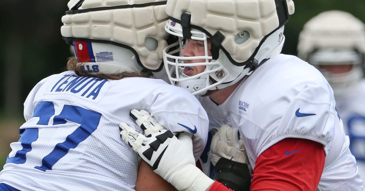 Patriots, rest of NFL wearing cushioned helmet caps at training camp, per  new mandate - CBS Boston