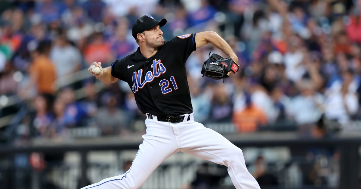 Mets' Max Scherzer leaves game after 6 perfect innings, team clinches  playoff spot