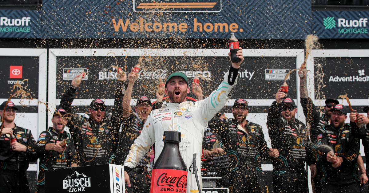 Austin Dillon channels Dale Earnhardt with gutsy move to win at Daytona and make the playoffs