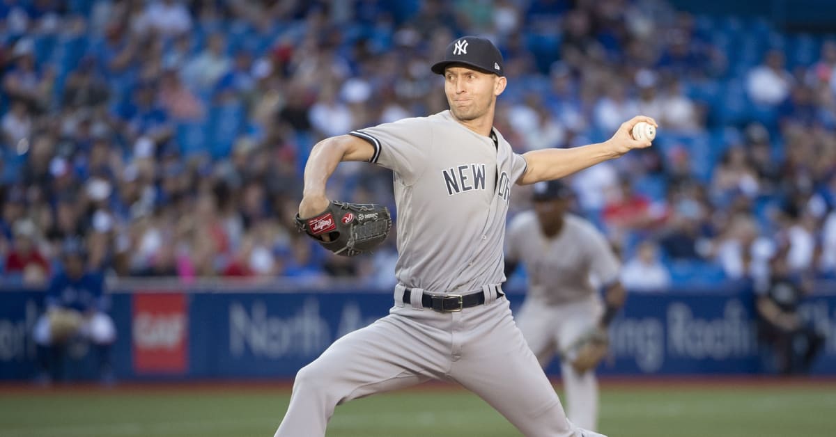 Yankees release right-hander from minor-league contract 