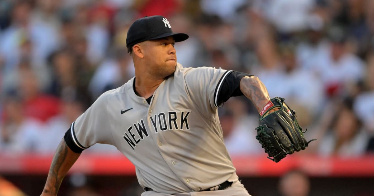 Ex-Yankees pitcher, given away in trade disaster, does 'a great job' in  season debut 