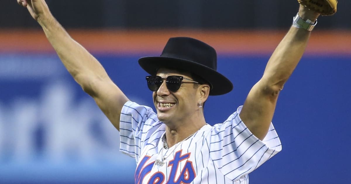 SNY on X: .@TimmyTrumpet performs Take Me Out to the Ballgame