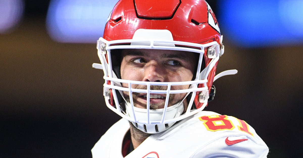 Chiefs' TE Blake Bell out for extended time for hip surgery