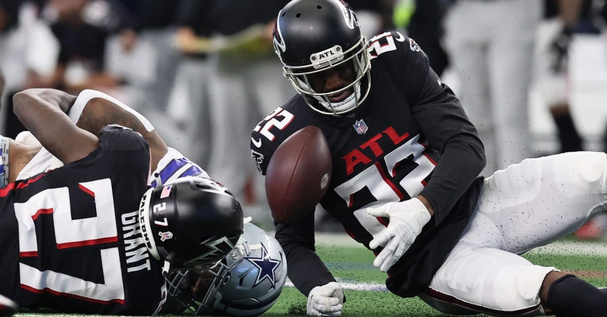 New York Giants cornerback Fabian Moreau (37) defends against the  Washington Commanders during an NFL football game Sunday, Dec. 4, 2022, in  East Rutherford, N.J. (AP Photo/Adam Hunger Stock Photo - Alamy