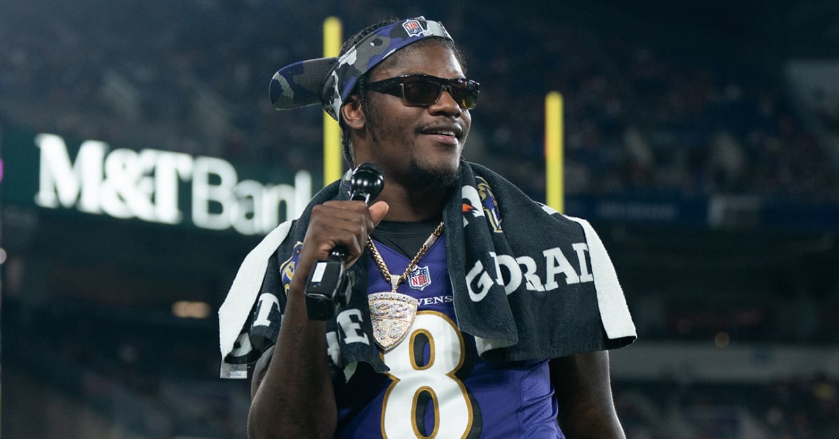 Ravens QB Coach Shares Why He Isn't Worried About Lamar Jackson's Contract  - Sports Illustrated