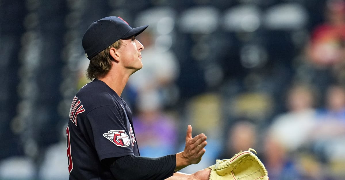 WATCH: Ump Checks Cleveland Pitcher Karinchak's Hair for Sticky Stuff -  Fastball