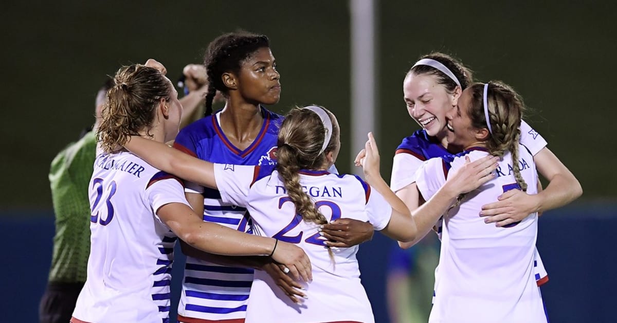 Kansas Jayhawks Soccer Players Stand Out To Start Season Blue Wings Rising 7977