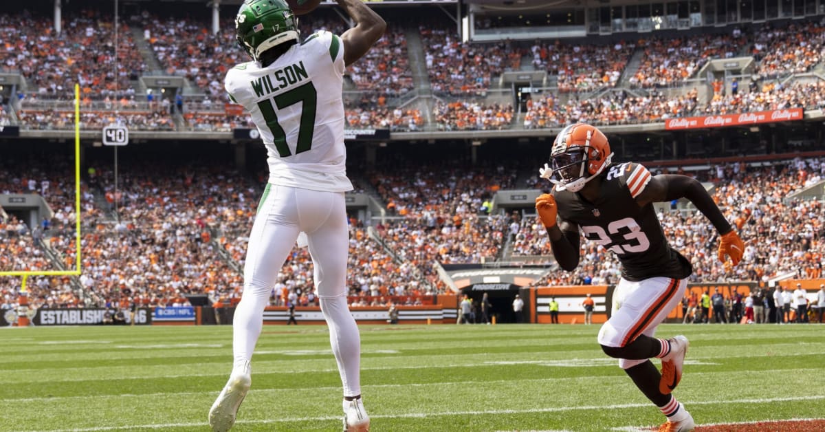 Jets score two late TDs to stun Browns