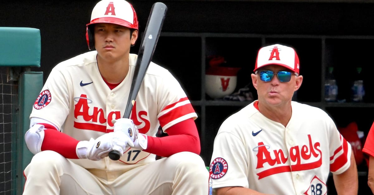 In Photos: Shohei Ohtani poses with manager Phil Nevin after receiving A.L.  Player of the Month honors