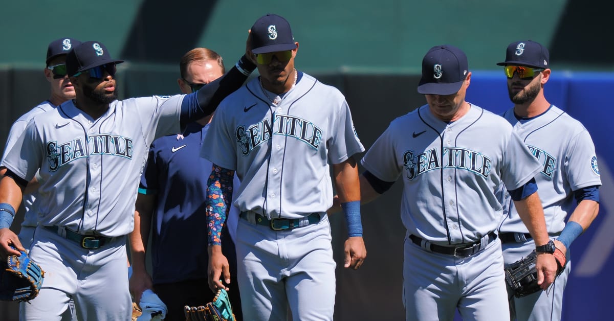 Mariners' Julio Rodríguez placed on IL with lower back strain