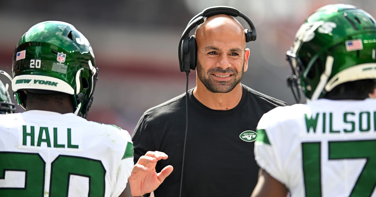 Robert Saleh on Jets Locker Room Following First Career Win: 'It's Awesome'