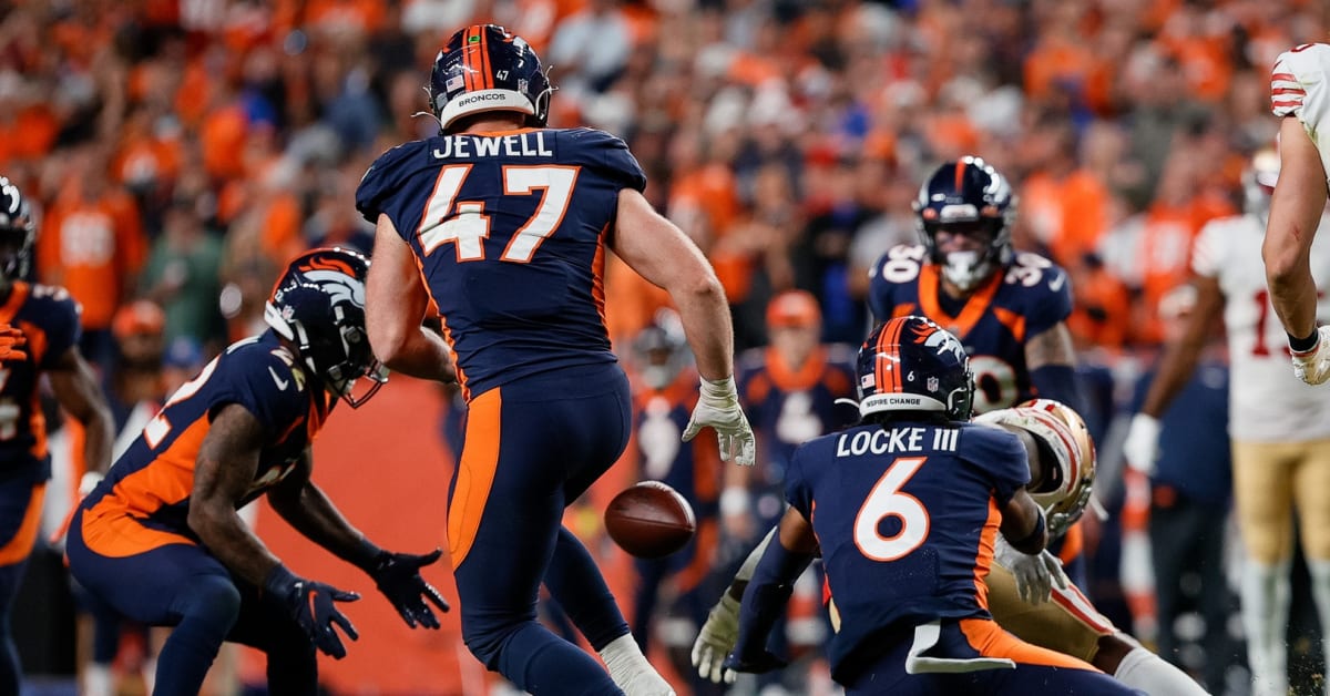 Insider Forecasts Denver Broncos to be Big Sellers at NFL Trade Deadline -  Sports Illustrated Mile High Huddle: Denver Broncos News, Analysis and More