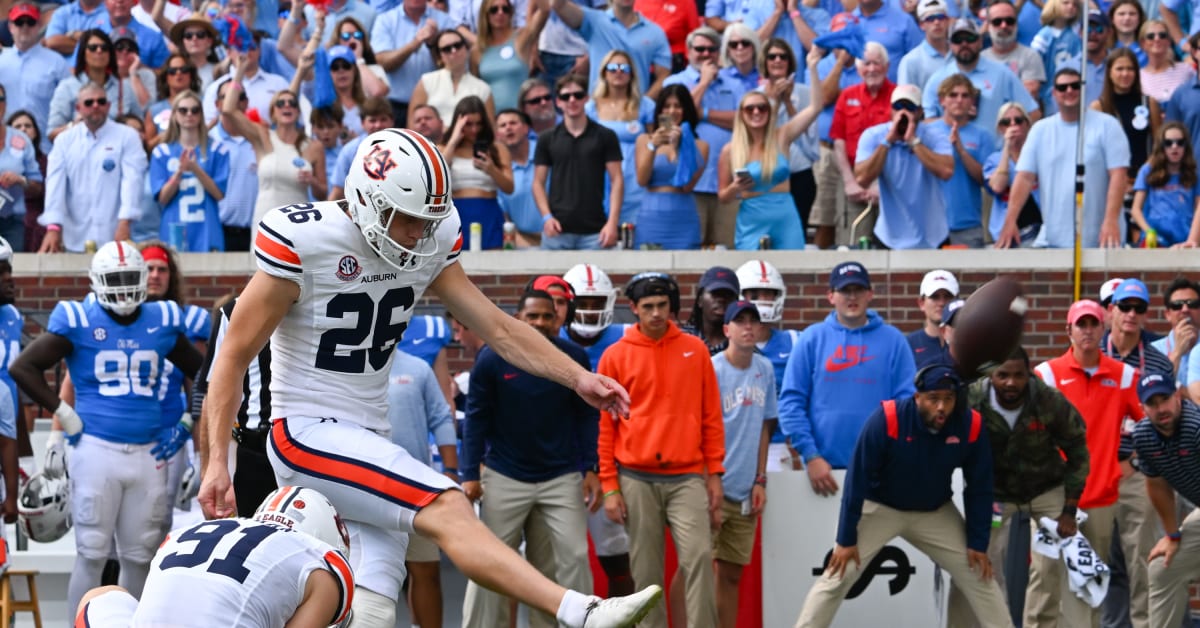 Anders Carlson Named Finalist For 2022 William V. Campbell Trophy ...