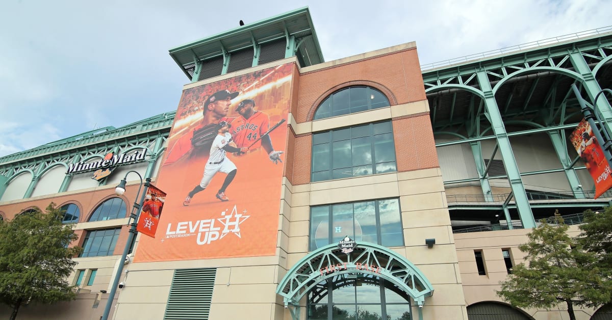 Will the roof be closed for Game 2 of the World Series?