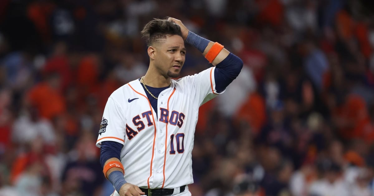 WATCH: Yuli Gurriel Exits World Series Game 5 After Colliding with Rhys  Hoskins - Fastball