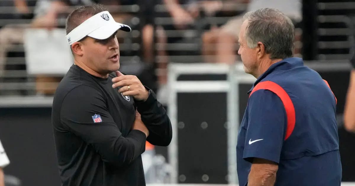 Josh McDaniels will reportedly remain Raiders coach after 2-7 start