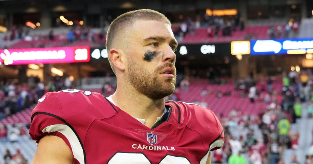 Cardinals TE Zach Ertz carted off the field in game vs. Rams