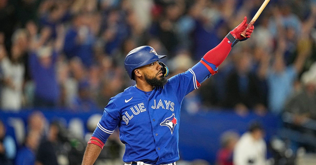 Toronto Blue Jays trade outfielder Teoscar Hernández to the