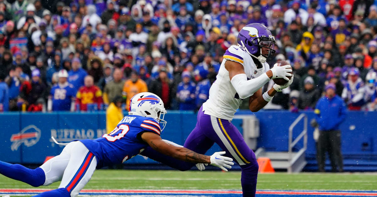 NFL on ESPN on X: Justin Jefferson has the Moment of the Year for his  amazing catch against the Bills 