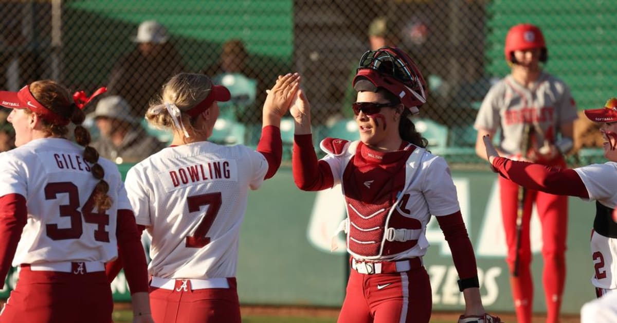 No 10 Alabama Softball Comes Back From Behind In Doubleheader To   Fit 1 