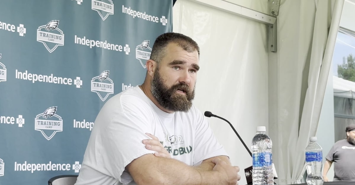 Jason Kelce Arrives to Eagles Practice Wearing Perfect Shirt After Birth of  Daughter