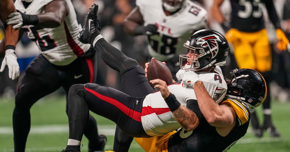 Atlanta Falcons wide receiver KhaDarel Hodge (12) works during the first  half of an NFL football game against the Pittsburgh Steelers, Sunday, Dec. 4,  2022, in Atlanta. The Pittsburgh Steelers won 19-16. (