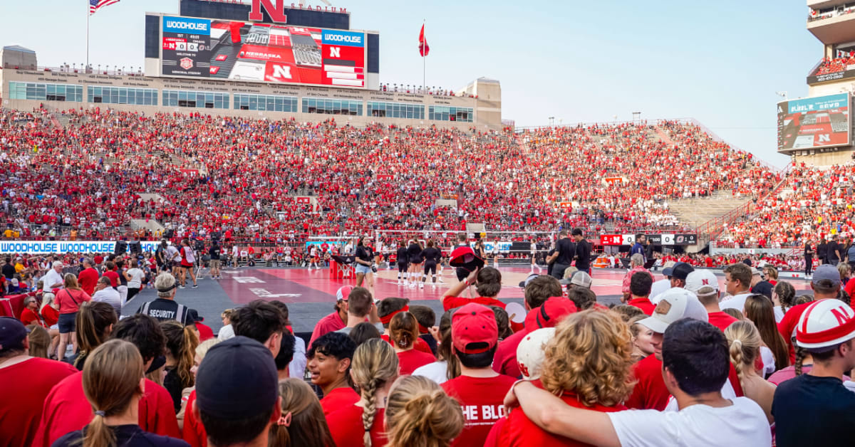 Nebraska Volleyball: Epic Scenes Emerge From Ground-Breaking Match in ...