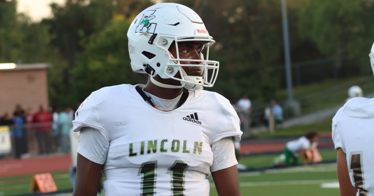 WATCH 2025 Oregon QB Commit Akili Smith Jr. Scores 4 Touchdowns in