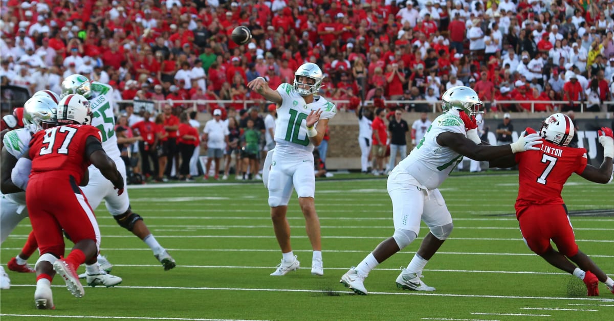 Oregon Football Oregon QB Bo Nix Named Pac12 Offensive Player of the