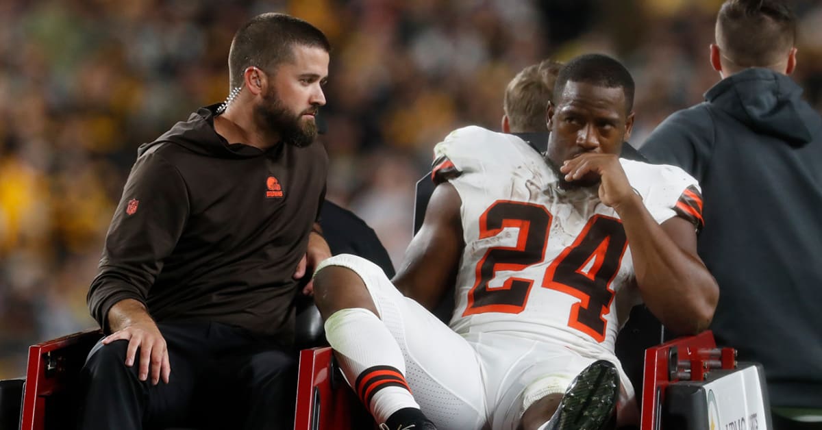 NFL players are united with healing thoughts for Browns RB Nick Chubb